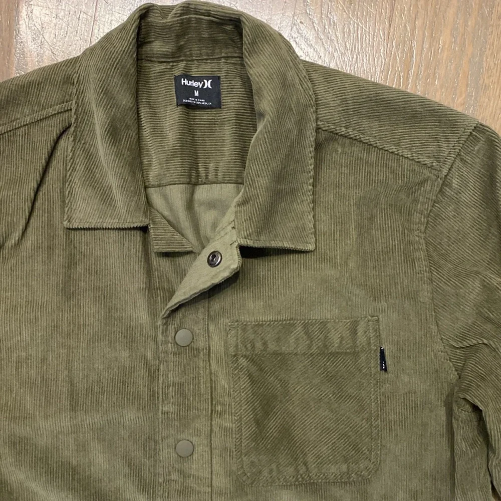 Hurley - Women's Corduroy Long Sleeve Shirt in Hunter Green - Size Medium - Picture 4 of 6